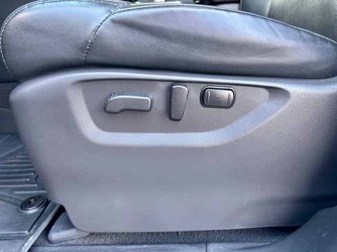 Used 2021 Nissan Armada SL w/ Captain's Chairs Package image 14