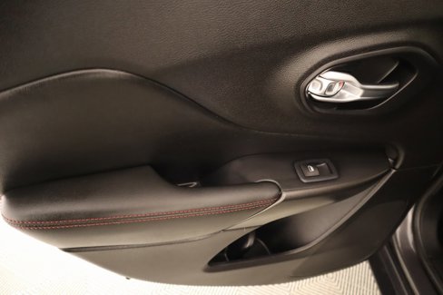 Used 2020 Jeep Cherokee Trailhawk w/ Comfort/Convenience Group image 15
