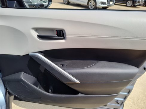 Used 2023 Toyota Corolla Cross LE image 32