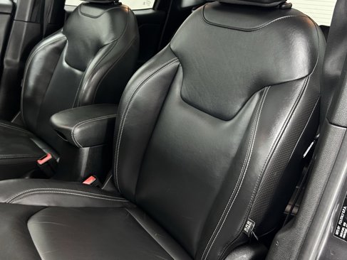 Used 2020 Jeep Renegade Limited w/ Advanced Technology Group image 19