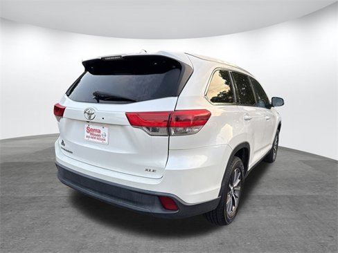 Used 2019 Toyota Highlander XLE image 27