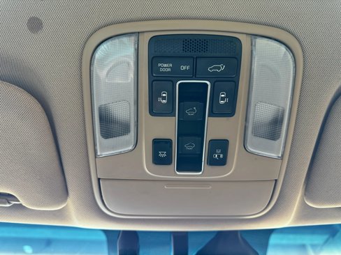 Used 2016 Kia Sedona SX Limited image 16