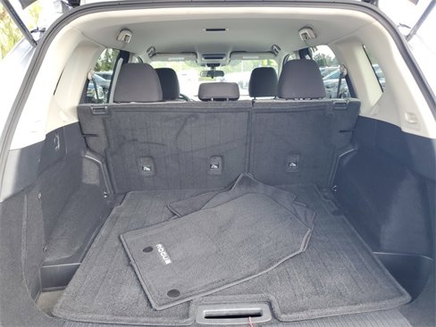 Used 2021 Nissan Rogue SV image 7