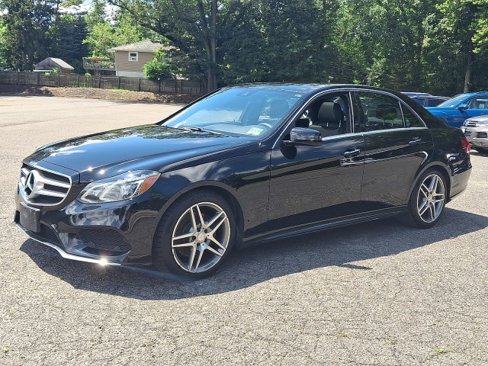 Used 2015 Mercedes-Benz E 400 4MATIC Sedan image 5