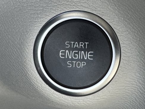 Certified 2024 Volvo XC40 B5 Plus image 26