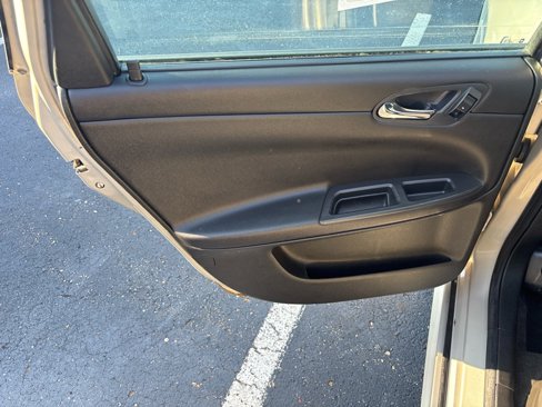 Used 2012 Chevrolet Impala LTZ image 18