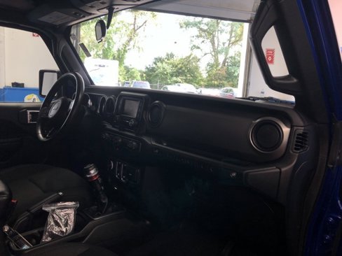 Used 2018 Jeep Wrangler Sport image 12