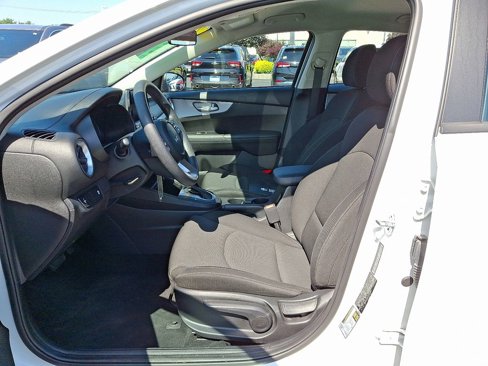 Used 2023 Kia Forte LXS image 13