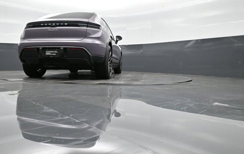 Certified 2024 Porsche Macan 4 Electric image 38