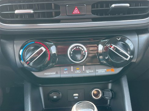Used 2023 Hyundai Kona SEL image 15