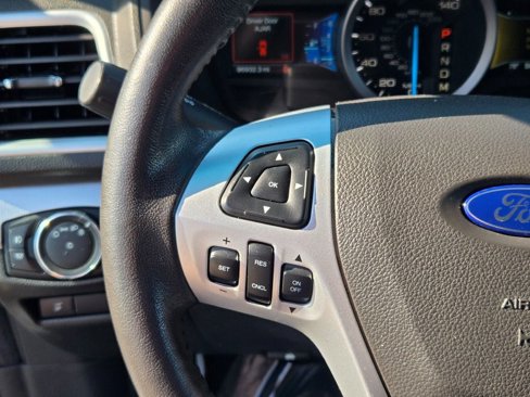 Used 2015 Ford Explorer XLT w/ Equipment Group 202B image 31