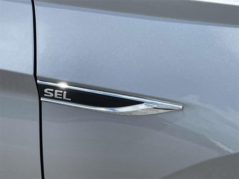 Certified 2019 Volkswagen Jetta SEL w/ Cold Weather Package image 10