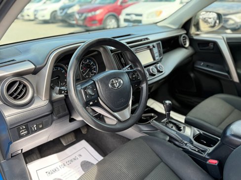Used 2018 Toyota RAV4 LE image 14