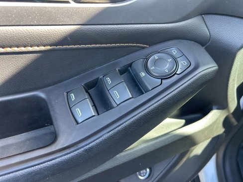 Used 2019 Chevrolet Traverse LT image 38