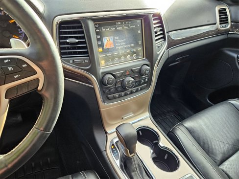 Used 2017 Jeep Grand Cherokee Overland image 19