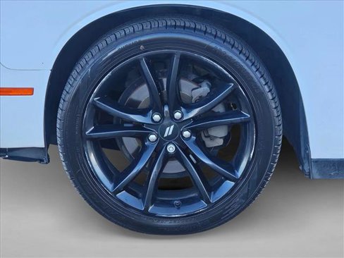 Used 2018 Dodge Challenger SXT w/ Blacktop Package image 18