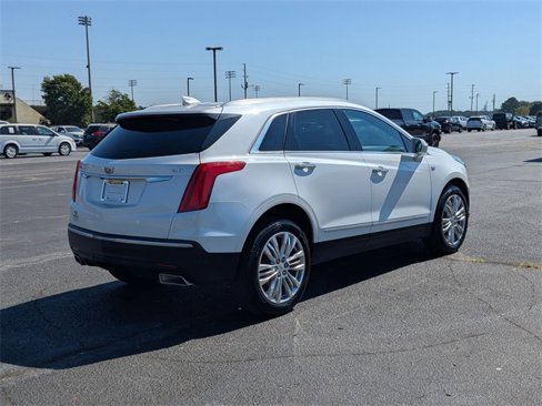 Used 2017 Cadillac XT5 Premium Luxury image 3
