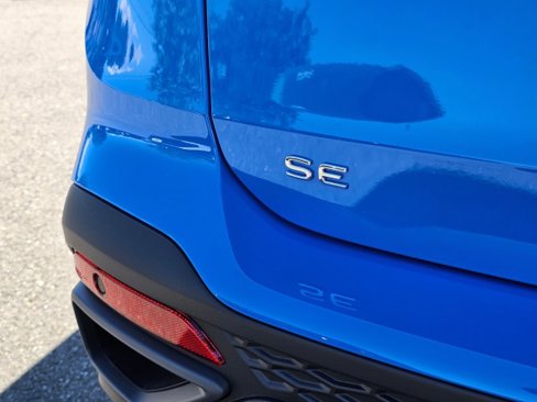 New 2025 Volkswagen Taos SE image 19