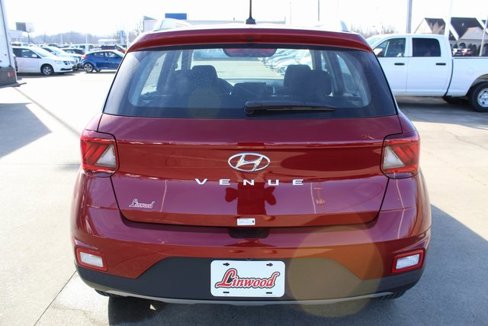 New 2025 Hyundai Venue SEL image 4