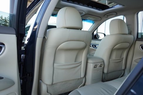 Used 2018 INFINITI Q70 Luxe image 29