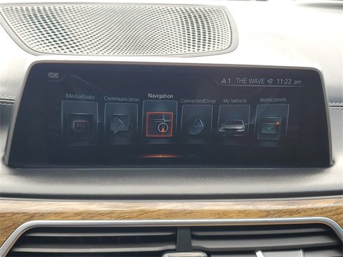 Used 2016 BMW 740i image 24