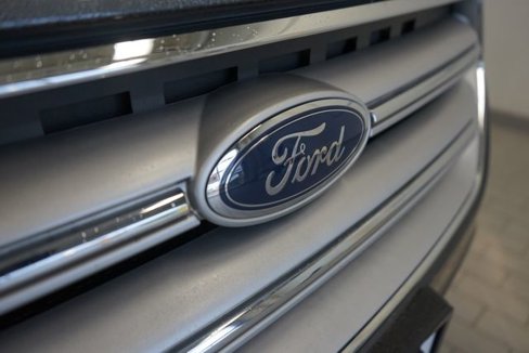 Certified 2019 Ford Escape SE image 18