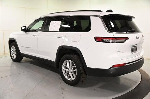 Used 2023 Jeep Grand Cherokee L Laredo image 8