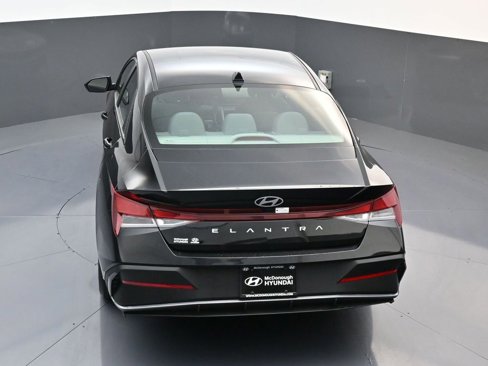 Certified 2024 Hyundai Elantra SEL image 17