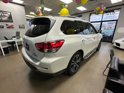Used 2018 Nissan Pathfinder Platinum image 9