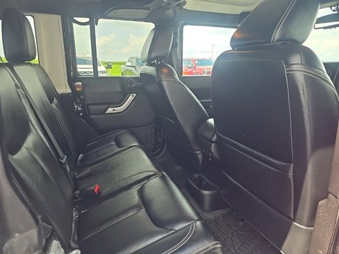 Used 2015 Jeep Wrangler Unlimited Sahara w/ Dual Top Group image 21
