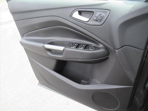 Used 2017 Ford Escape Titanium image 27
