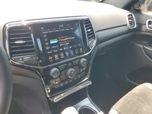 Used 2022 Jeep Grand Cherokee Laredo X image 18