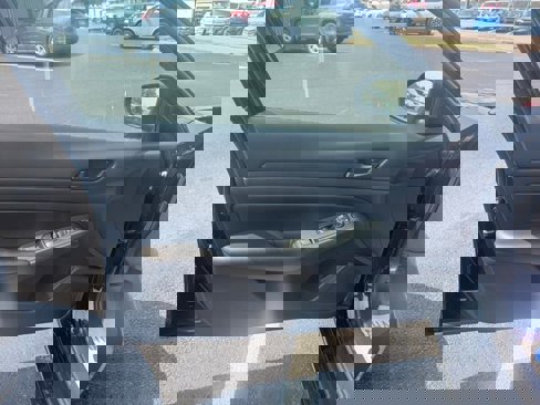 Used 2024 Nissan Altima 2.5 S image 5