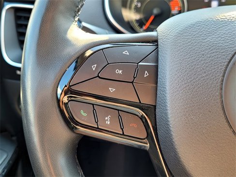 Used 2023 Jeep Cherokee Altitude Lux image 21