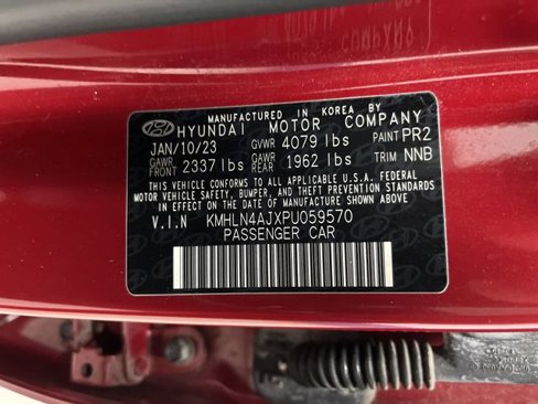 Used 2023 Hyundai Elantra Limited image 37