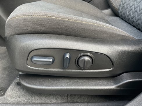 Used 2023 Chevrolet Equinox LT w/ Driver Convenience Package image 30
