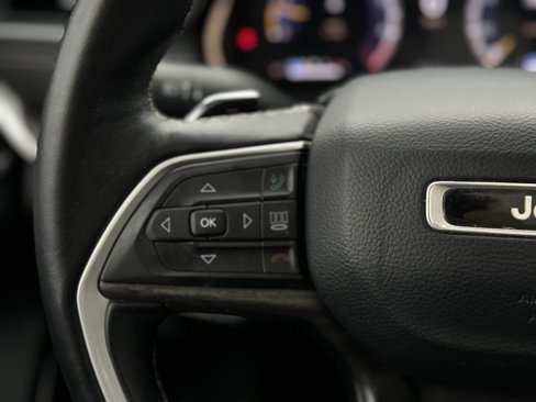 Used 2022 Jeep Grand Cherokee Limited image 13