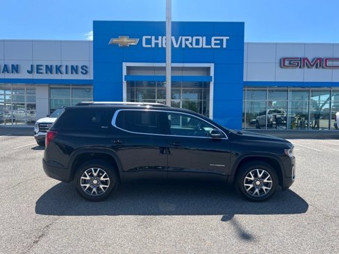 Certified 2023 GMC Acadia SLT image 2