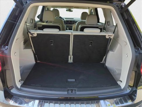 Used 2019 Volkswagen Atlas SE w/ Towing Package image 7