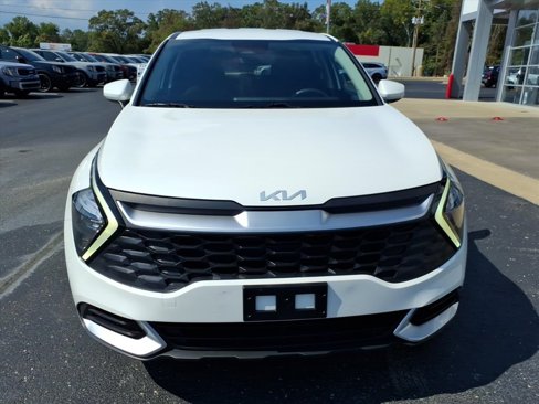 Used 2023 Kia Sportage LX image 3