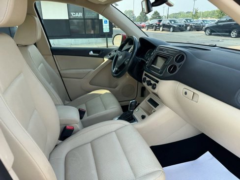 Used 2016 Volkswagen Tiguan S image 25