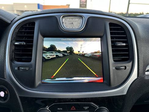 Used 2019 Chrysler 300 Limited image 17