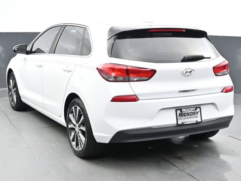 Used 2018 Hyundai Elantra GT image 5