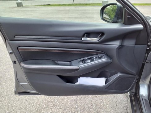 Used 2022 Nissan Altima 2.5 SR image 15