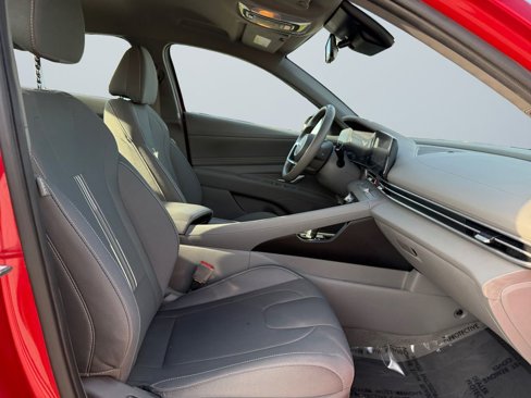Used 2023 Hyundai Elantra SEL w/ Convenience Package image 15