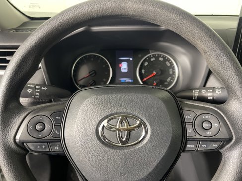 Used 2022 Toyota RAV4 LE image 23