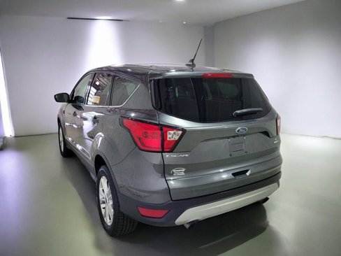 Used 2019 Ford Escape SE image 17