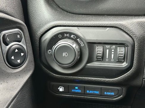 Used 2021 Jeep Wrangler Unlimited Sahara image 19
