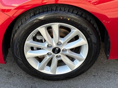Used 2017 Kia Forte S image 19