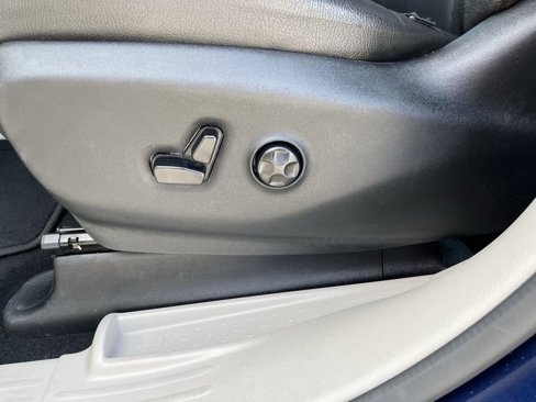 Used 2017 Chrysler Pacifica Touring image 16